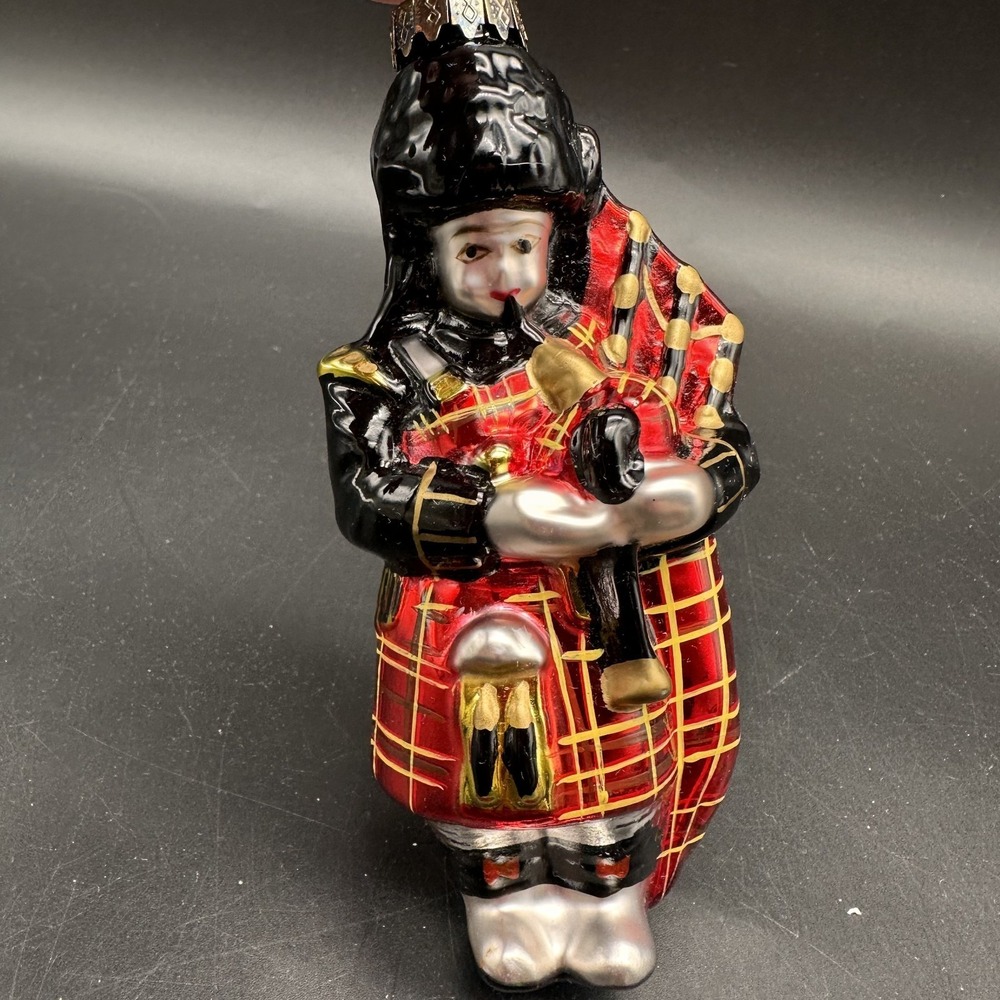 VINTAGE SCOTTISHHIGHLAND BAGPIPER ORNAMENT GLASS BLOWN 5" RED BLACK GOLD
